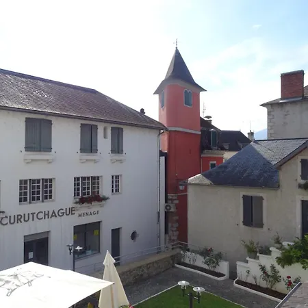 De La Poste Tardets-Sorholus