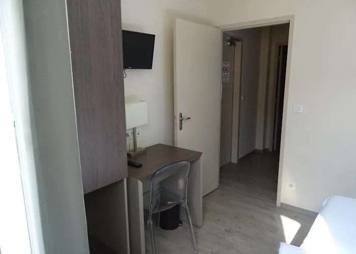 Hotel De La Poste 2*